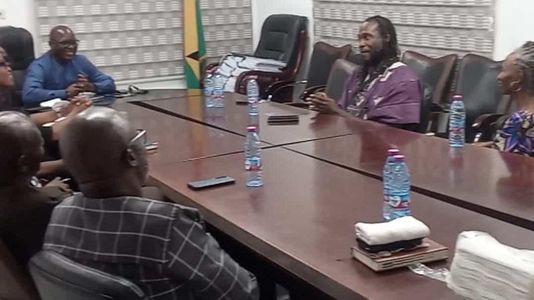 ⁣Ɔbenfo Ọbádélé wows the Ghana Institution of Surveyors with his Twi Skills