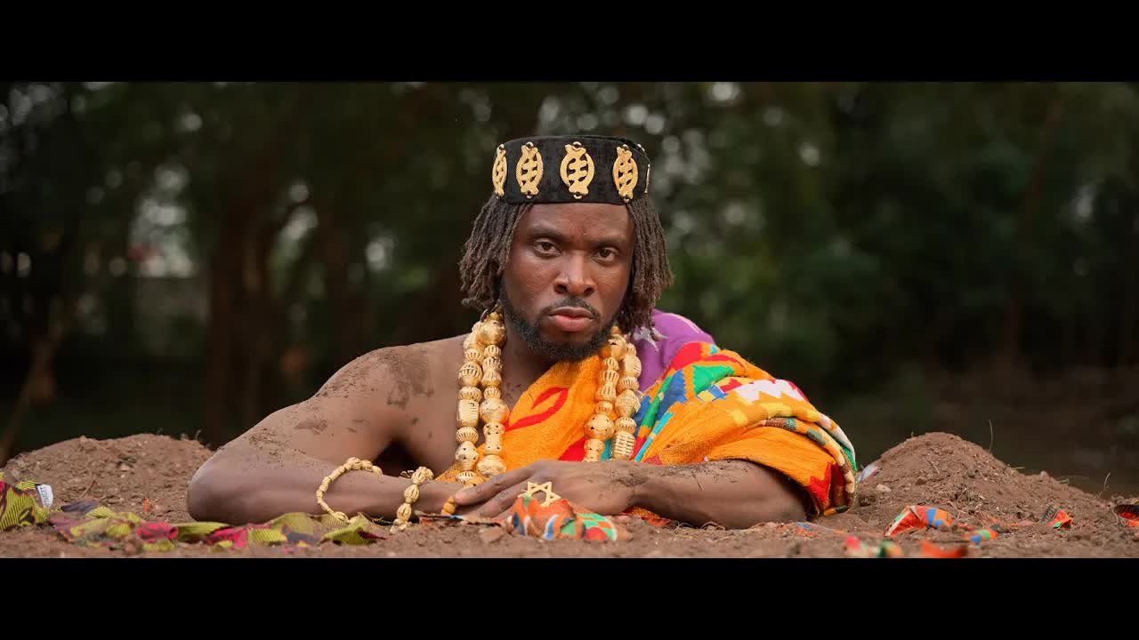 Fuse ODG - Komfo Anokye ft BackRoad Gee & Pa Salieu (Visualizer)